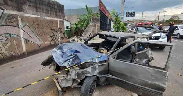 Carro Bate Em Muro E Uma Pessoa Morre Na Cristiano Machado Em Bh