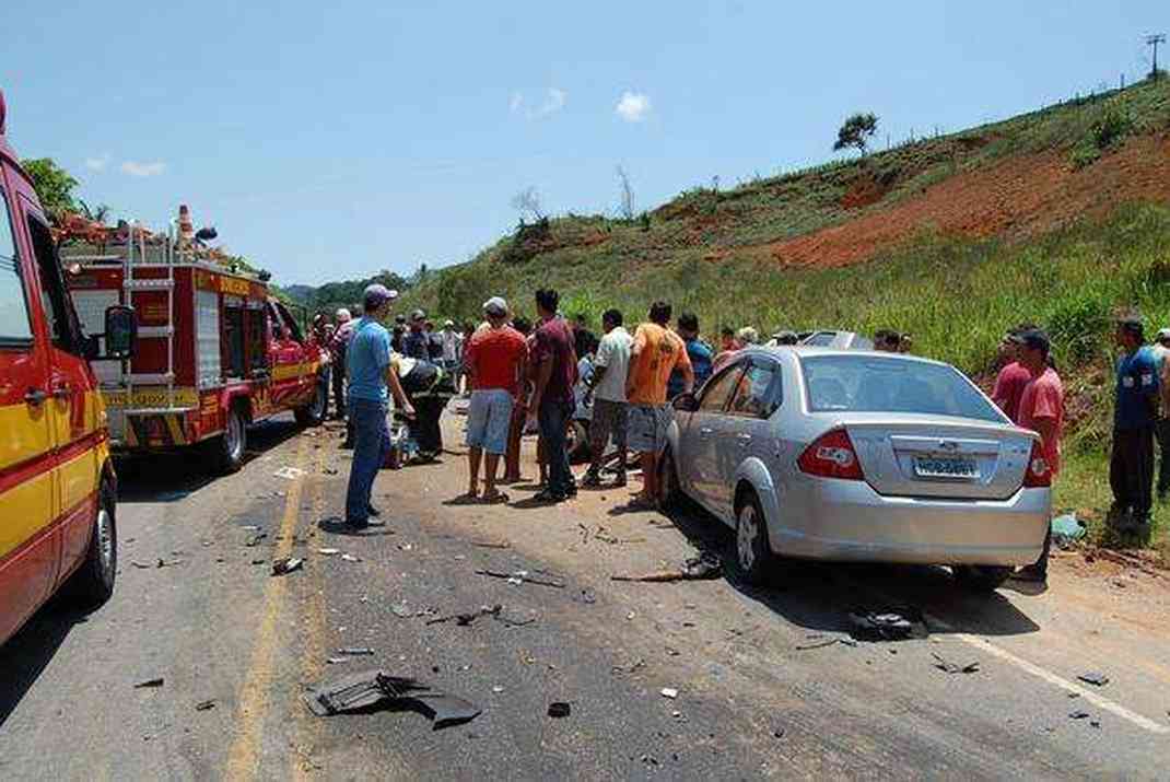 Acidente Na Br Em Martins Soares Estado De Minas