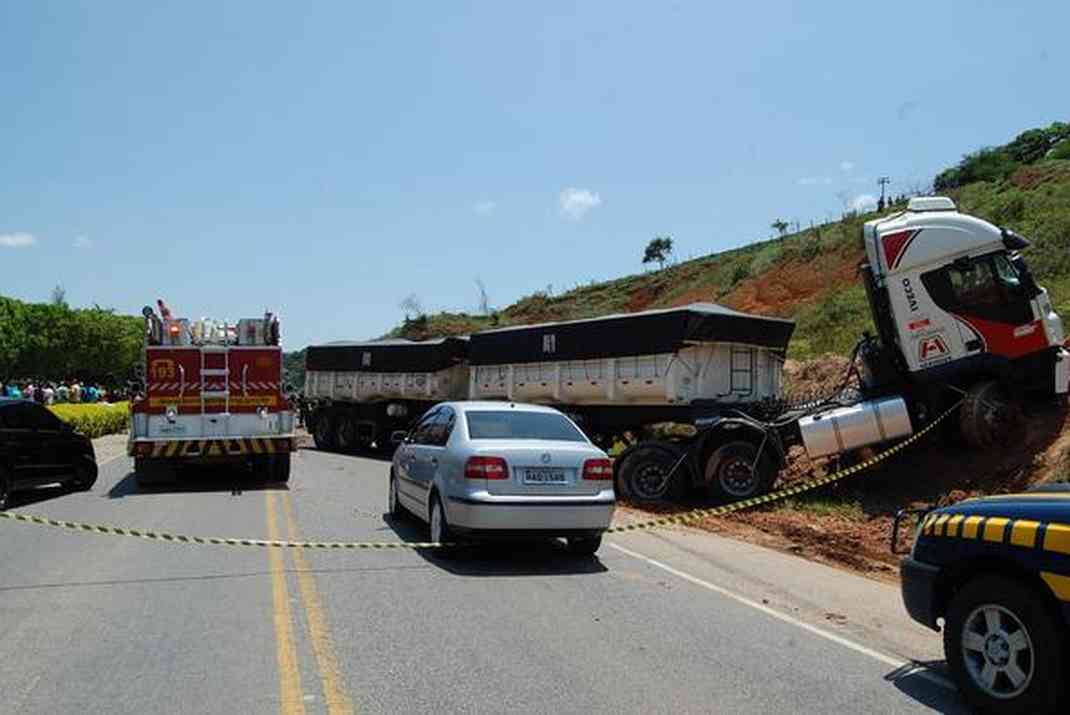 Acidente Na Br Em Martins Soares Estado De Minas