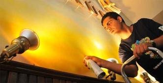 Rafael Martins da Costa gastou 45 tubos de spray e sete dias para fazer o trabalho (foto: Marcos Vieira/EM/DA Press)