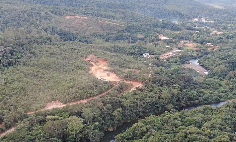 rea ondeacontecia a extrao ilegal de minrio de fero, em So Gonalo do Rio Acima
