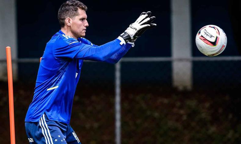 Goleiro Rafael Cabral destaca empenho dos jogadores e lembra histrico de ttulos na Copa do Brasil