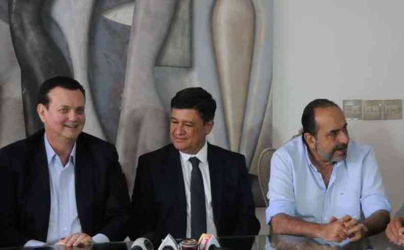No final do ano passado, prefeito se reuniu com Kassab para anunciar filiao de Carlos Viana ao PSD(foto: Paulo Filgueiras/EM.DA Press)