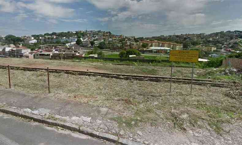 Linha frrea na Rua Jos Pinto do Nascimento, no Bairro Industrial I(foto: Reproduo da internet/Google Maps)