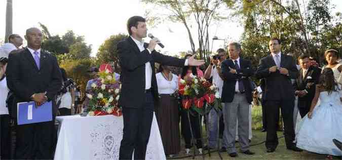 Vereador, deputado e secretrio aproveitaram o casamento para falar aos convidados presentes (foto: Jair Amaral/EM/D.A Press)