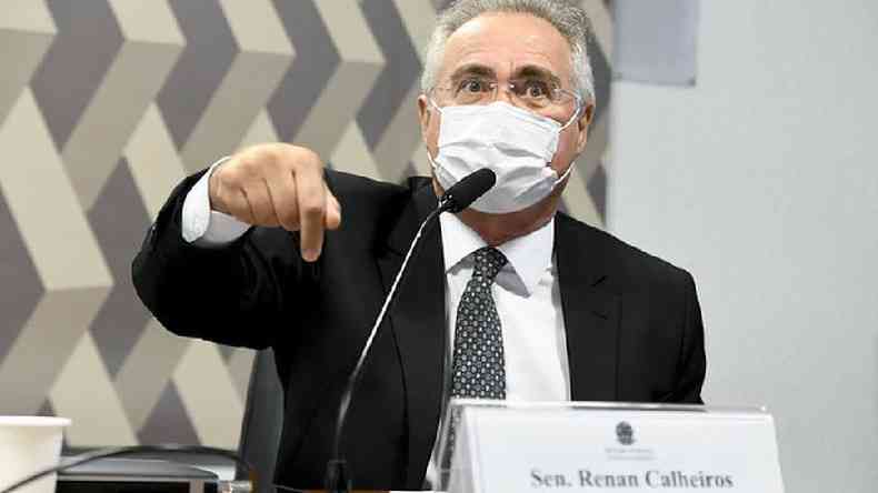 Renan Calheiros confrontou Wajngarten pedindo que ele respondesse aos questionamentos dos senadores(foto: Jefferson Rudy - Ag Senado)