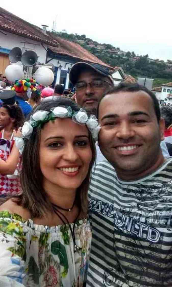 O registro do casal Weberson e Andra no carnaval de Sabar, na Regio Metropolitana de BH Whatsapp/ Divulgao 