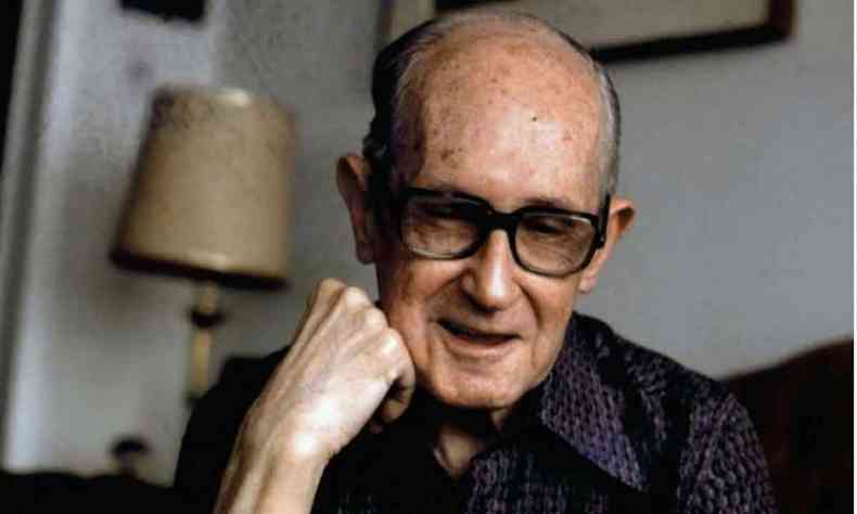 Carlos Drummond de Andrade (1902-1987) Poeta e cronista brasileiro 