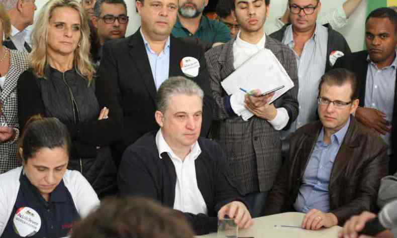 Leonardo Quinto (Dir.) ficou bastante exaltado e exigiu a ata da reunio, assinada por membros do partido, que desapareceu(foto: Edesio Ferreira/EM/D.A Press)