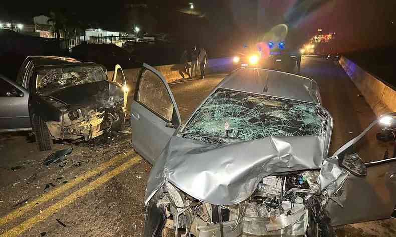 Carros envolvidos na batida 