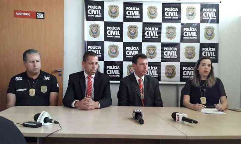 Policiais do Departamento de Investigao de Homicdios e Proteo  Pessoa (DHPP) em entrevista coletiva sobre o caso na manh desta sexta-feira(foto: Jair Amaral/EM/DA Press)