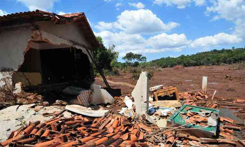 Casa destruda pela lama de rejeitos de minerao aps o rompimento da barragem da Vale em janeiro(foto: Gladyston Rodrigues/EM/D.A Press)