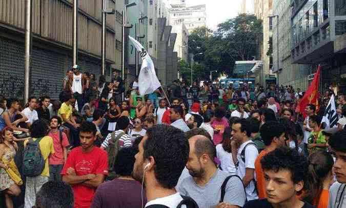 Protesto acontece mesmo com deciso judicial que suspende o aumento das tarifas(foto: Tlio Santos/EM/D.A.Press)
