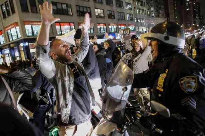 Deciso provocou novos protestos nos Estados Unidos. Manifestantes foram s ruas na Times Square, em Nova YorkKENA BETANCUR / GETTY IMAGES NORTH AMERICA / AFP