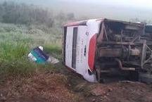 �nibus com romeiros capota e deixa 18 feridos em MG