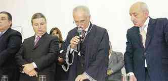 O governador Antonio Anastasia e o presidente do TJMG, Cludio Costa (d), participaram da posse de Jos Altivo Brando Teixeira (c)(foto: Cristina Horta/EM/D.A Press)