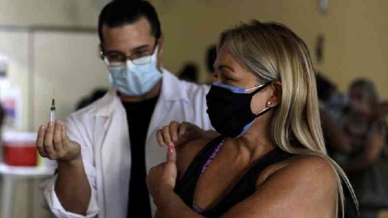 Sindicalista afirma que professores s voltaro s aulas presenciais quando estiverem seguros e vacinados(foto: Reuters)