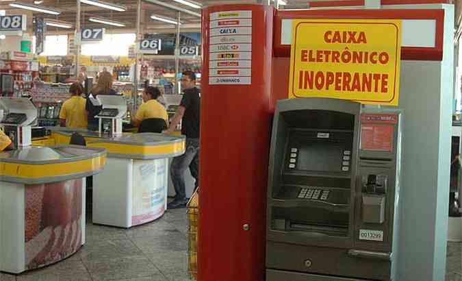 Ataques a caixas eletrnicos fazem supermercado suspender o abastecimento das mquinas(foto: Marcos Michelin/EM/D.A Press. Brasil)