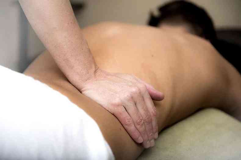 A massagem ayurvdica traz inmeros benefcios para a sade e, em alguns casos, pode contribuir para a melhora de quadros de pacientes com doenas crnicas(foto: pixabay)