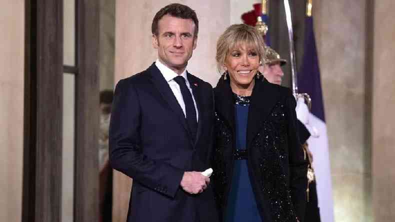 O presidente francs Emmanuel e a primeira-dama Brigitte Macron
