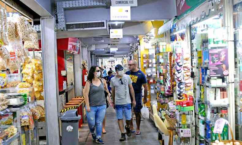 Em mercado da Cidade Nova, lojistas assumem o balco, avaliam renegociar aluguis e condomnio, mas mantm expectativa de reabertura(foto: Leandro Couri/EM/D.A Press)