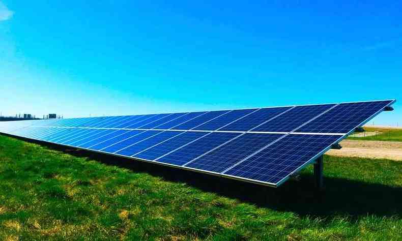 A empresa de energia solar pretende ter cinco usinas operando no estado até o final do ano(foto: AXS Energia/Divulgação )