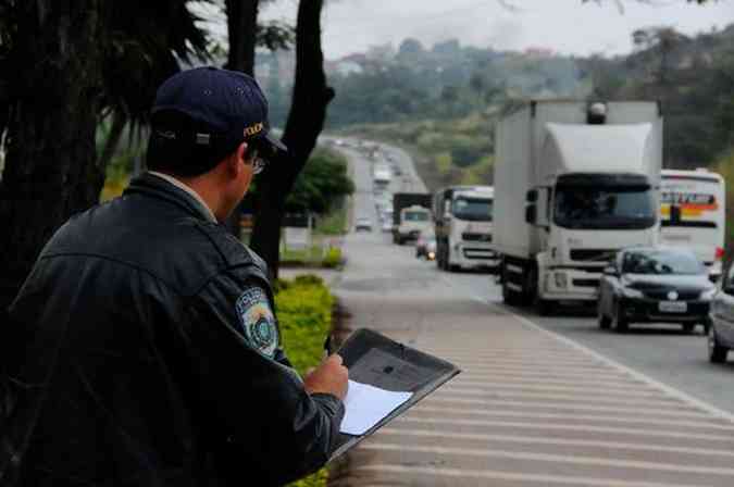 Atuao da Polcia Rodoviria Federal ser intensificada nas rodovias com maior fluxo de veculos, como a 381 e 040(foto: Euler Jnior/EM/D.A Press)