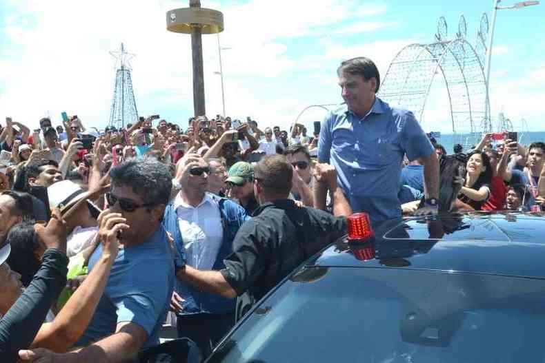 O presidente Jair Bolsonaro visitou o Farol da Barra, em Salvador, nesta segunda-feira(foto: Romildo de Jesus/Estado Contedo)