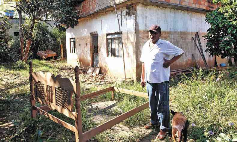 Vanderlei Antnio da Silva, morador de Betim, viu sua casa ser totalmente inundada: 'Perdi tudo' 