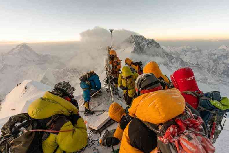 Perdido no Everest mostra o lado desafiador da montanha e como pode resultar em dezenas de mortes de alpinistas por temporada Expedio Everest  considerada %u201Ca expedio cientfica mais abrangente da histria%u201D do monte e reuniu gelogos e bilogos
