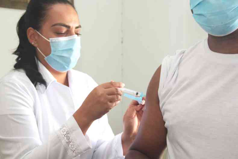 O atendimento exclusivo do pblico prioritrio da vacinao contra a gripe termina nesta sexta-feira (9/7). A partir de segunda-feira (12/7) a vacina estar disponvel a toda populao(foto: Prefeitura de Betim/Divulgao)