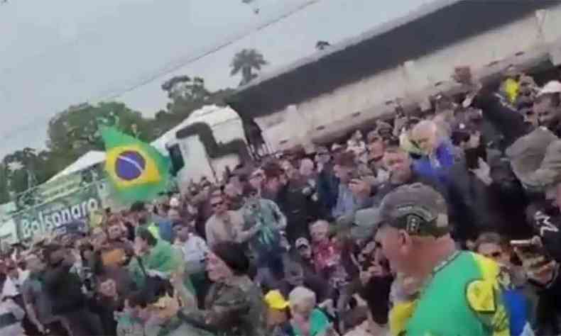 Bolsonaristas comemoram fake news sobre priso de Alexandre de Moraes