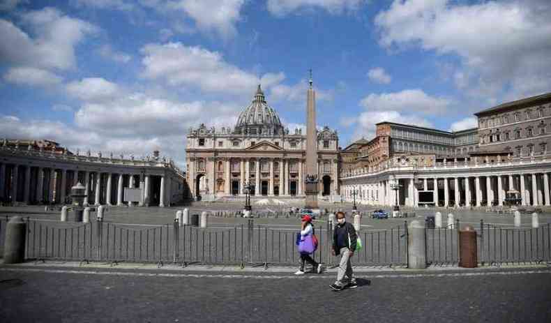 Praa de So Pedro, no Vaticano, em foto de maio