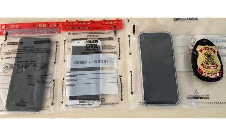 Polícia Federal e Polícia Civil cumpriram mandado de busca e apreensão na casa do adolescente em Carmo do Paranaíba, no Alto Paranaíba(foto: PF/Divulgação) material apreendido na casa do adolescente em operação contra o abuso sexual infantil