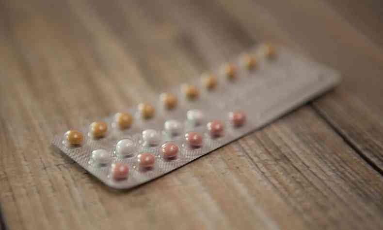 Cartela de comprimido anticoncepcional (foto: GabiSAnda - Pixabay)