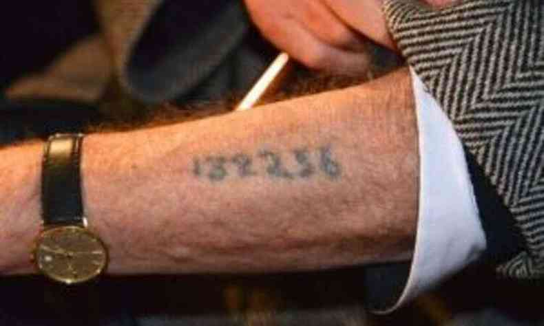 Presos pelo regime nazista eram tatuados com nmeros de identificao