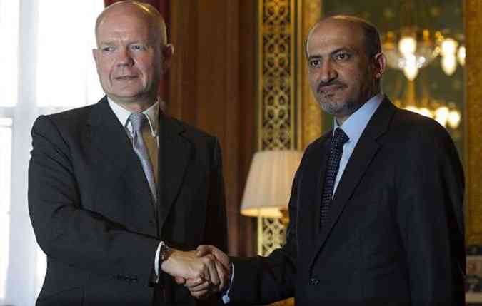 Chanceler britnico em encontro com o presidente da Coalizo Nacional Sria, Ahmad al-Assi al-Jarba, em 5 de setembro(foto: Carl Court / POOL / AFP)