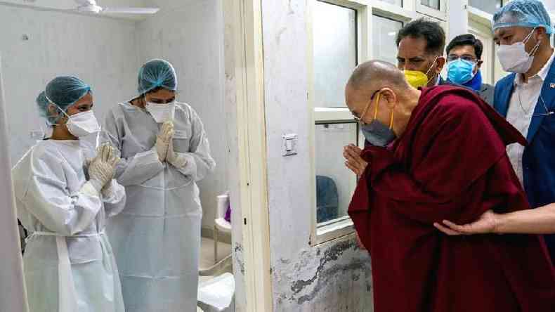 O lder do budismo tibetano se inscreveu para ser vacinado(foto: EPA)