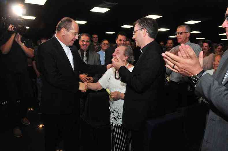 Novo presidente da CNBB foi recebido por integrantes do clero e amigos(foto: Marcos Vieira/EM/D.A. Press)