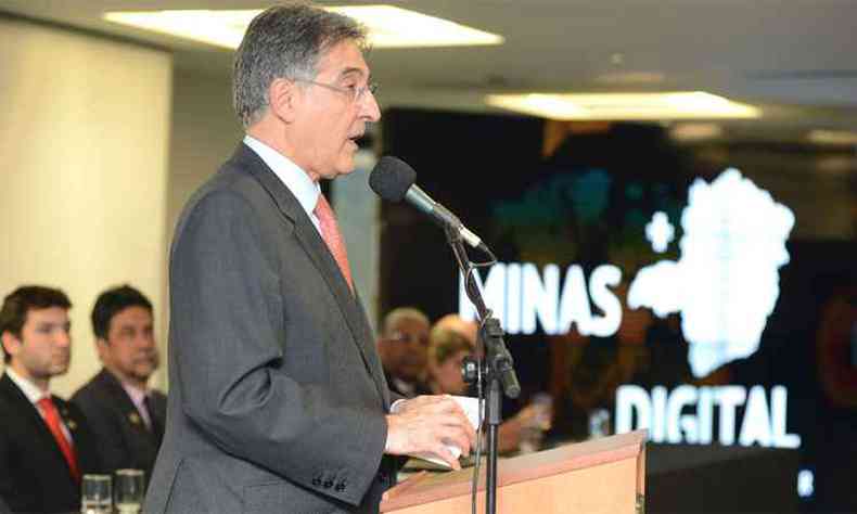 Em rpido discurso, o governador Fernando Pimentel disse que o programa vai 
