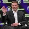 Elon Musk e Emmanuel Macron discutem IA, veículos elétricos e Twitter