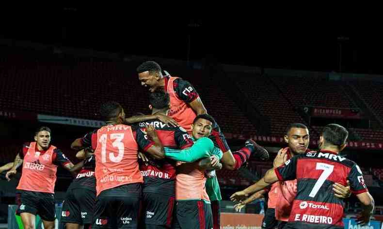 Mesmo perdendo para o So Paulo (2 a 1), no Morumbi, o Flamengo se sagrou campeo(foto: Alexandre Vidal / Flamengo)