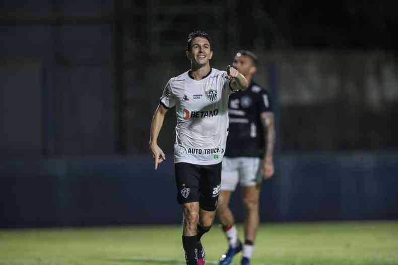Nacho marcou o segundo gol do Atltico na vitria sobre o Remo(foto: Pedro Souza / Atltico)