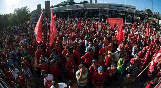  Movimento dos Trabalhadores Sem Teto pede melhorias a poltica de habitao de So Paulo(foto: Agncia Brasil)