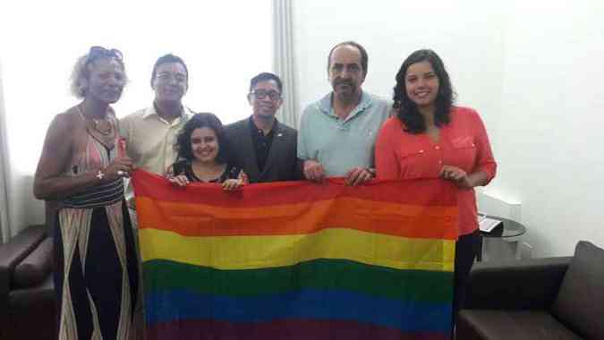 Kalil durante reunio nessa quinta-feira (16), na sede prefeitura de BH, com representante da populao LGBT(foto: Pablo Pacheco/Ascom PBH)