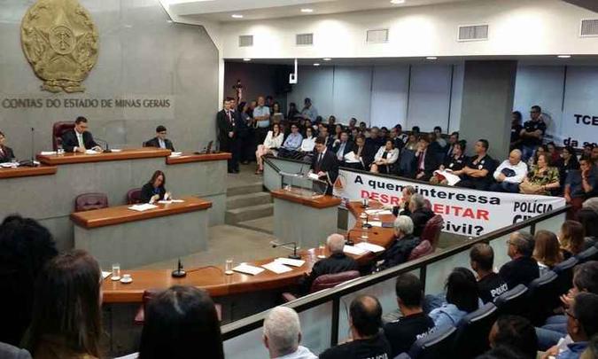 Delegados da Polícia Civil se reunem no Tribunal de Contas(foto: Juarez Rodrigues/EM/D.A Press ) Delegados da Polícia Civil se reunem no Tribunal de Contas(foto: Juarez Rodrigues/EM/D.A Press )