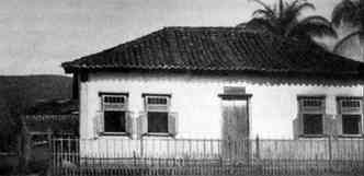 Foto feita por Eugen Warming mostra a casa em que o dinamarqus viveu em Lagoa Santa(foto: Beto Novaes/EM/D.A Press/Reproduo)