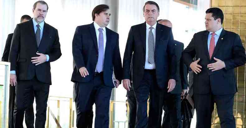Davi Alcolumbre, Jair Bolsonaro e Rodrigo Maia: articulao poltica feita at agora no tem sido suficiente para garantir vitrias do governo (foto: MARCOS CORREA/PR)