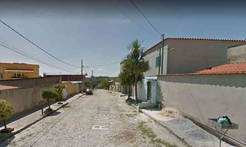 Embate com polcia aconteceu em casa no bairro San Remo, em Ribeiro das Neves(foto: Reproduo/Google Street View)