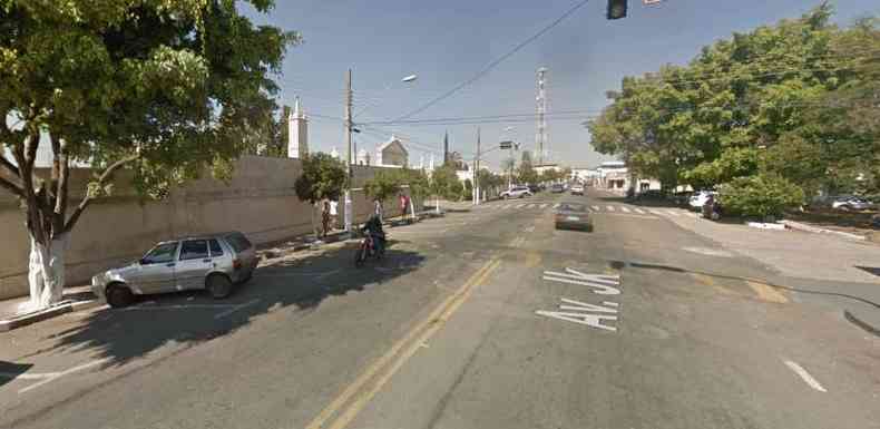 Vtimas tinham acabado de sair de velrio quando foram atingidas por veculo(foto: Reproduo / Google Street View)